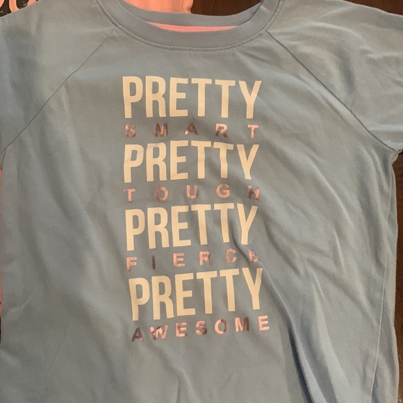 ❤️CLEAR OUT❤️ Girls Athletic Tees - Picture 2 of 3